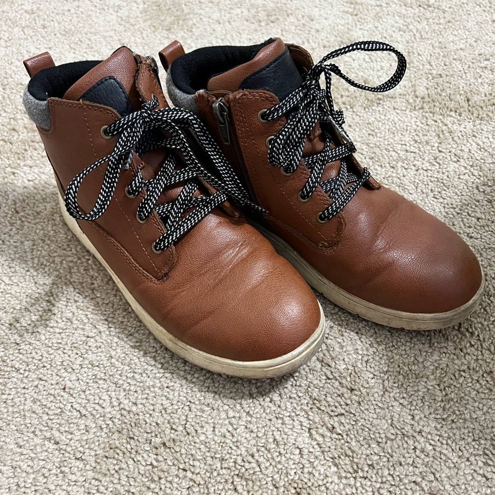 Boys Brown boots! Size 4!